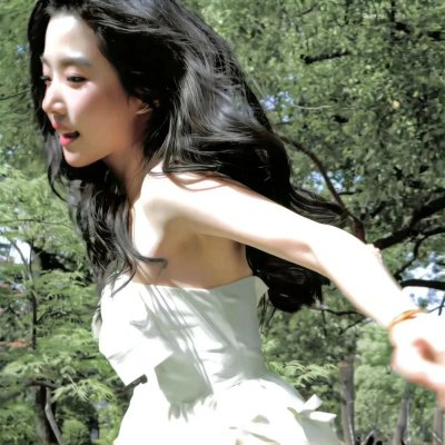 龙纹身的女孩